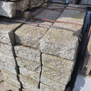 Natuursteen ruwe banden | 105x25x12 cm