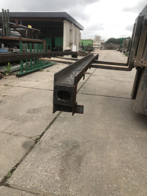 UNP120 - 120x55x2710 mm