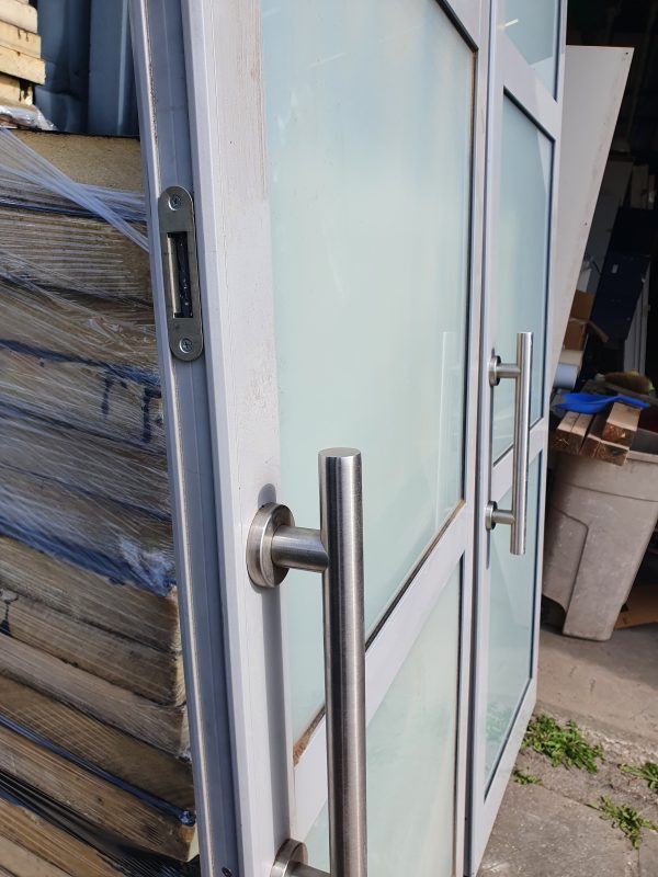 Hoge aluminium deuren met glas - Afbeelding 4