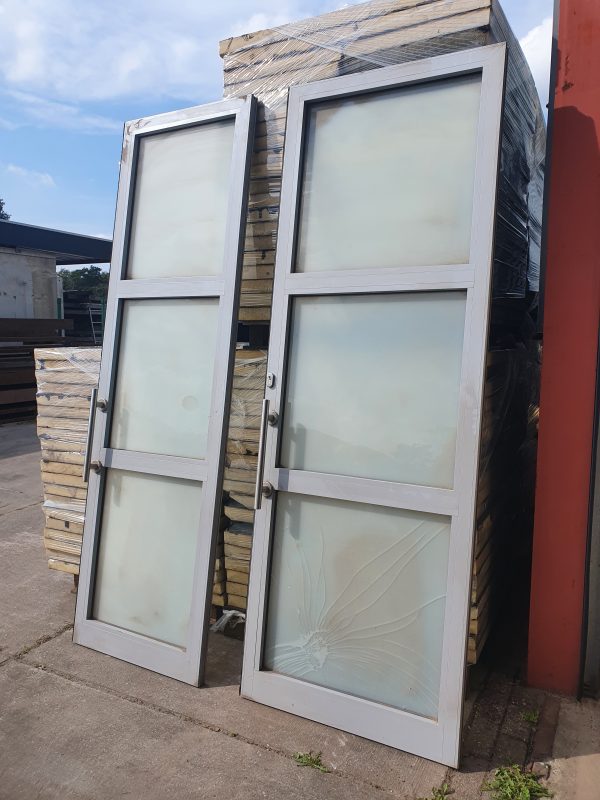 Hoge aluminium deuren met glas - Afbeelding 5