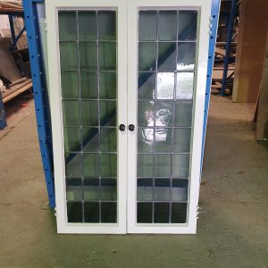 Openslaande glas-in-lood deurtjes - 106585Openslaande glas-in-lood deurtjes - 106585