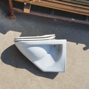 Hangend toilet met bril - 10701