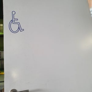 Brede deur voor rolstoelgebruikers - 10707