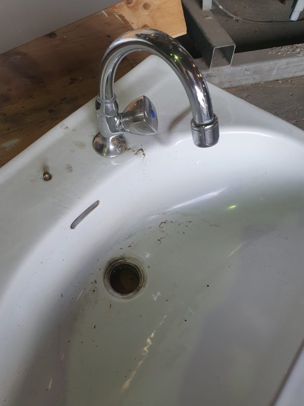 Wasbak met kraan - Afbeelding 2