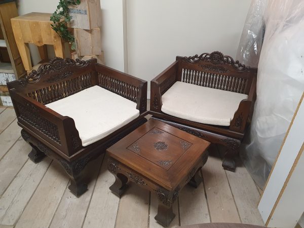 Prachtige antieke meubelset | 2 stoelen 1 tafeltje