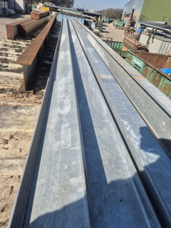 Gegalvaniseerde balken - IPE270x135x6,6 mm - 14 meter