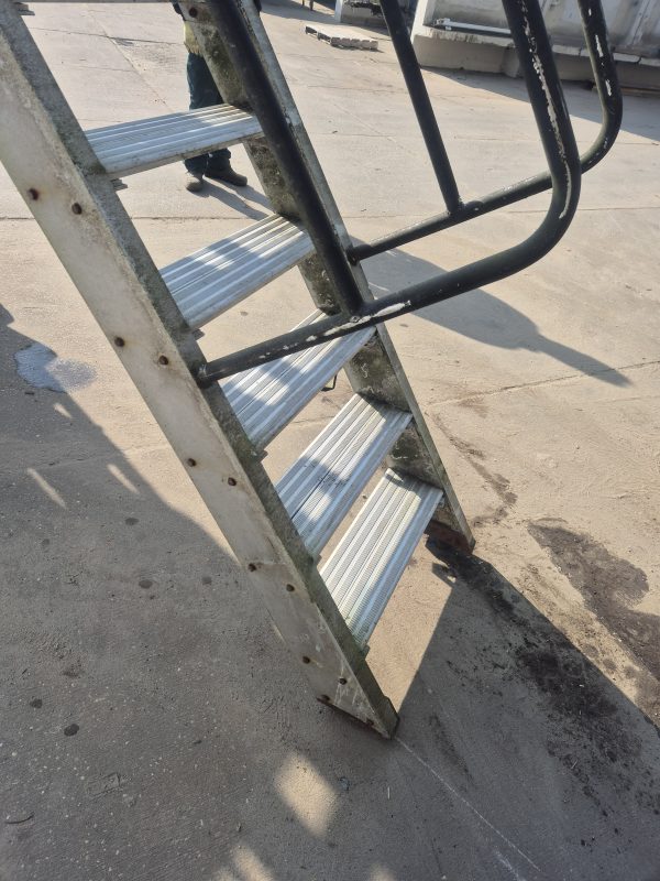 Aluminium trap - 200 cm hoog - 70 cm breed - Afbeelding 3