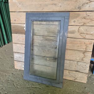 Klein hardhouten raampje met dubbel glas - 43,5x73 cm