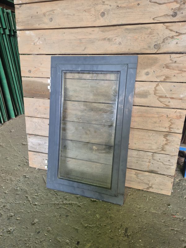Klein hardhouten raampje met dubbel glas - 43,5x73 cm