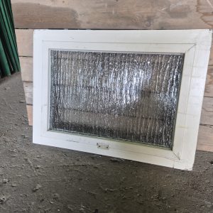 Klein kelder raampje - toilet raampje - 67x48,5 cm