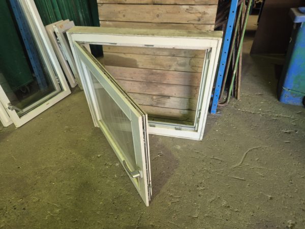Gebruikt kiep kantel raam - Dubbel glas - Hardhout - Afbeelding 3