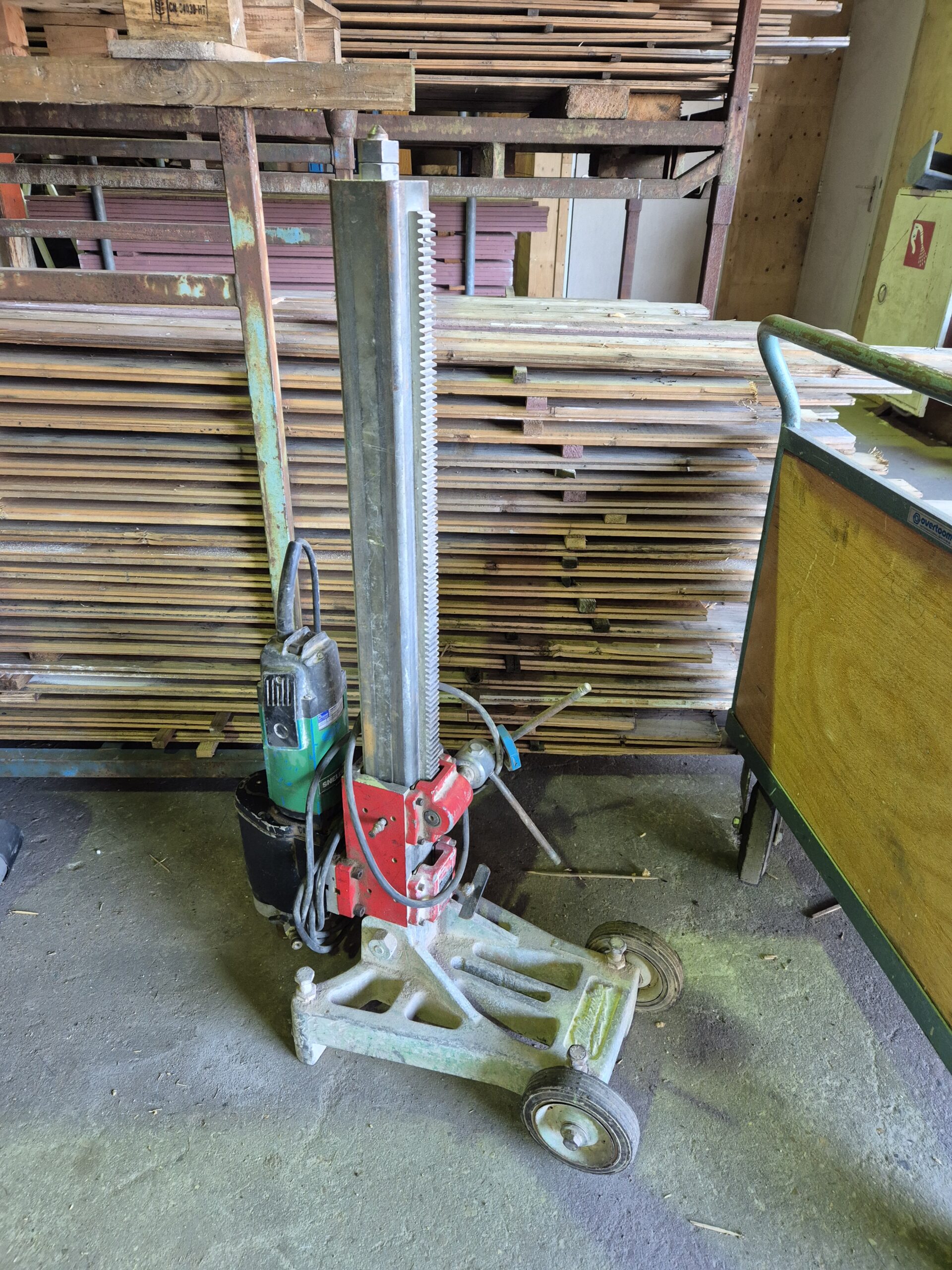 Milwaukee Boorstatief - 117 cm hoog - Gebruikt