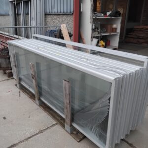 Glazen systeemwand - Glas cassettes - 253 cm hoog