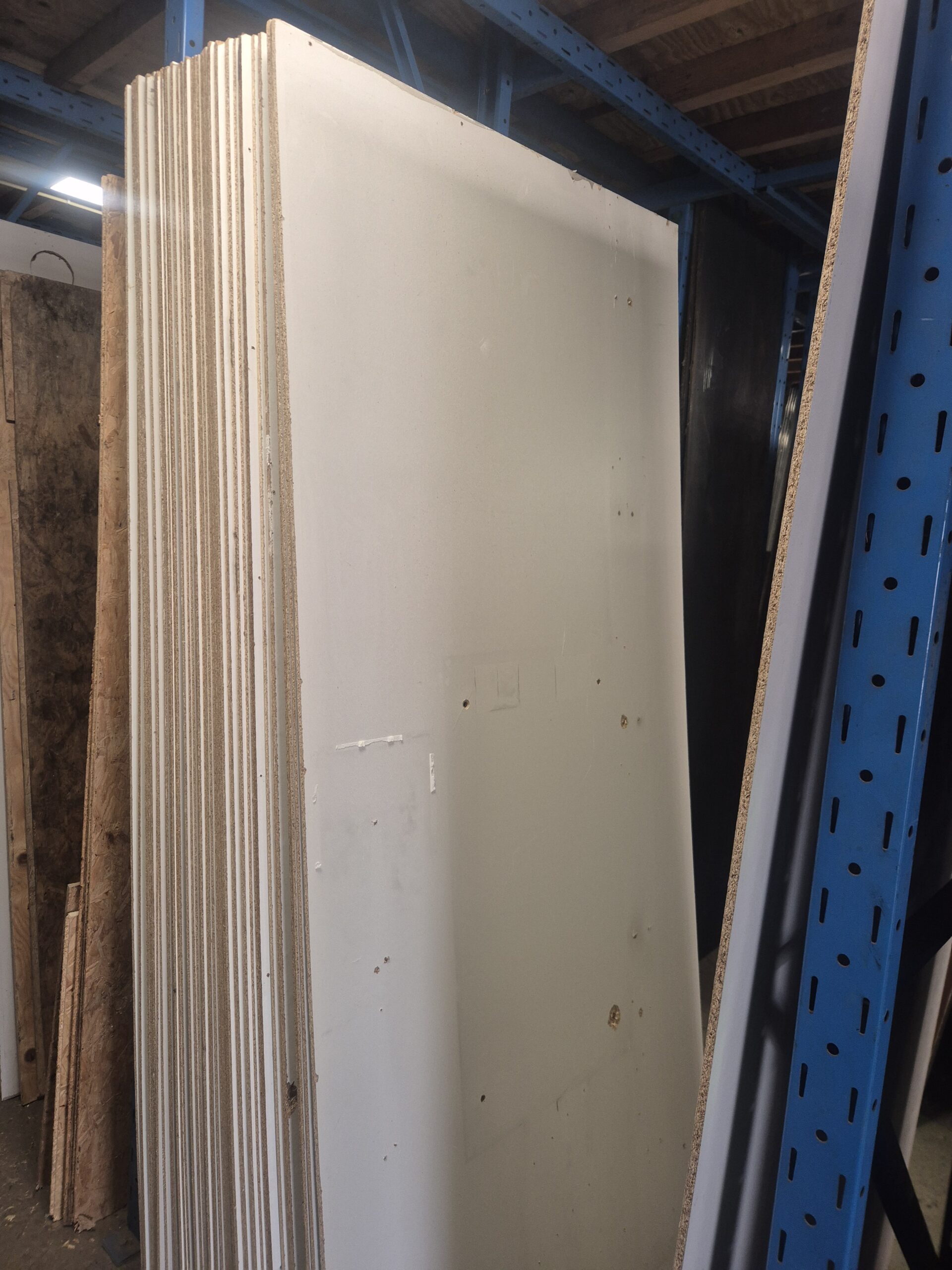 Wit geplastificeerde spaanplaten – 10 mm – groot formaat – circulair