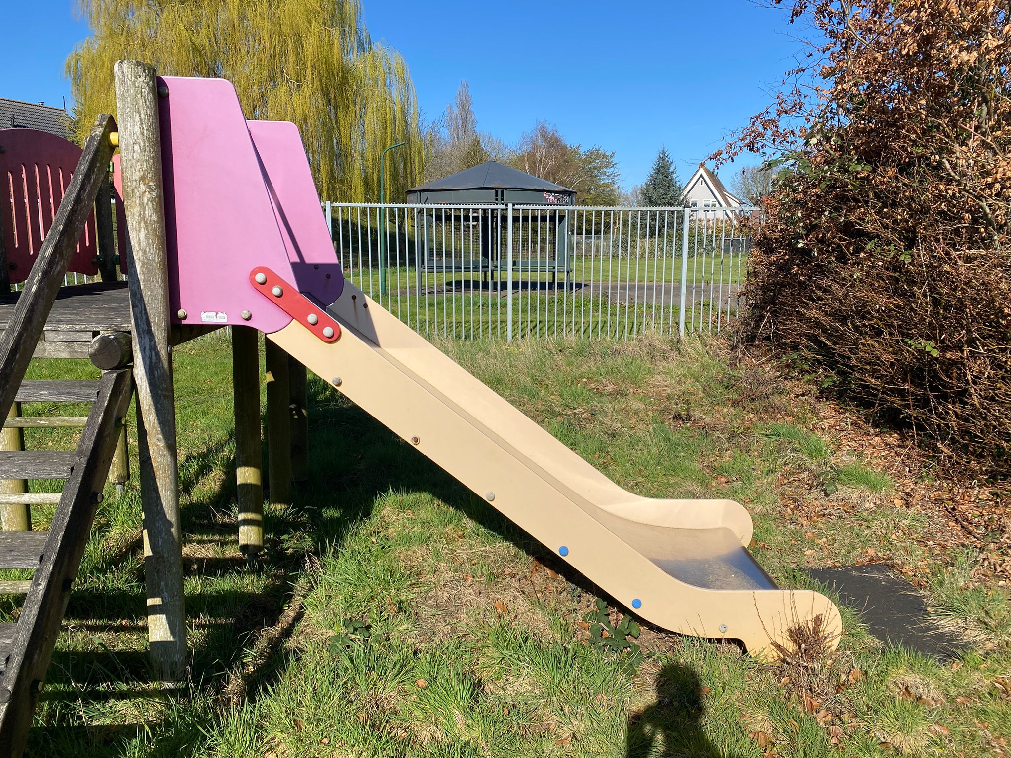 Buiten glijbaan met balustrade - 100 cm breed
